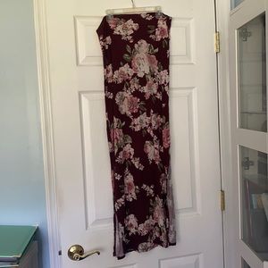 Rue21 patterned maxi skirt. Size medium.